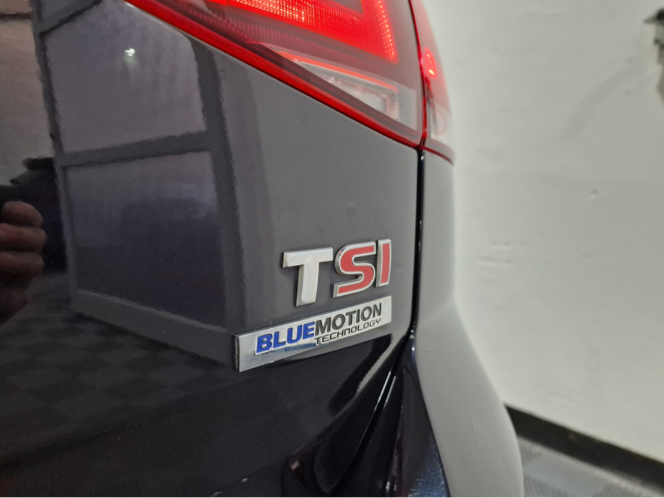 2013 Volkswagen Golf - image 27