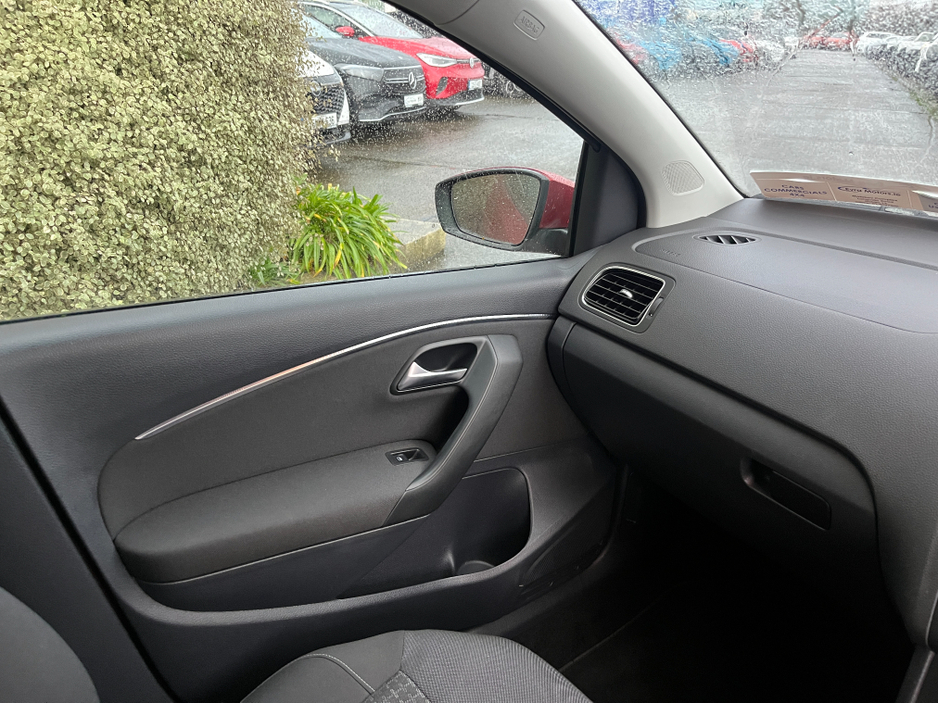 2015 Volkswagen Polo AUTOMATIC 1.2 PETROL //HIGH SPEC//LOW MILES//REVERSE CAMERA//ADAPTIVE CRUISE CONTROL// €10,950