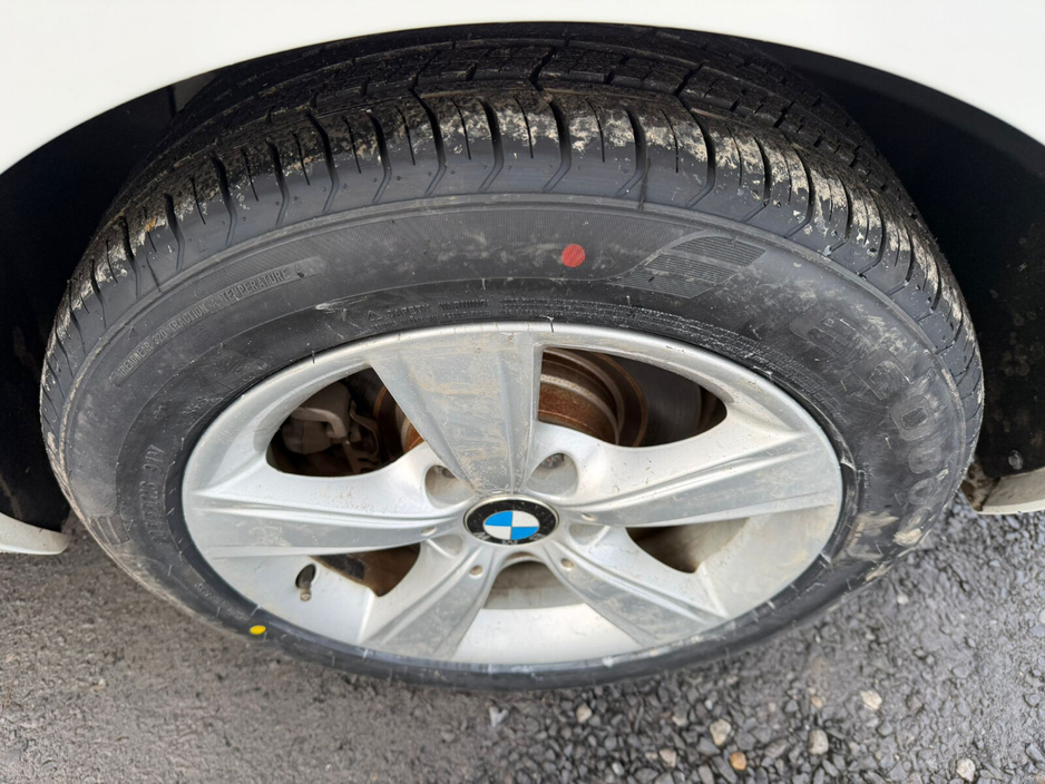 2016 BMW 1 Series - image 9