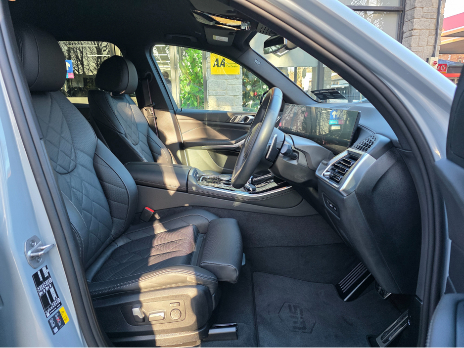 2025 BMW X5 XDRIVE50E M SPORT AUTO. ONLY 5K MILES. FINANCE ARRANGED. SIMI. AA APPROVED. €97,950