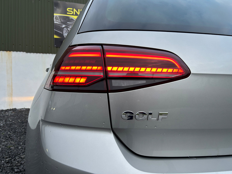 2018 Volkswagen Golf - image 15