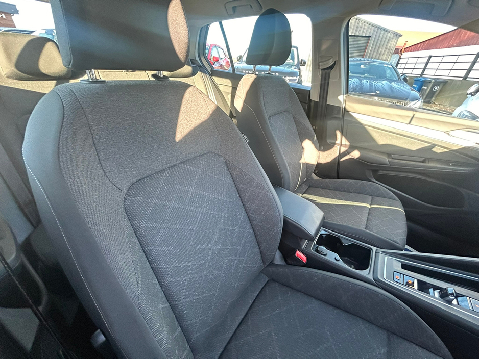 2023 Volkswagen Golf  €25,850