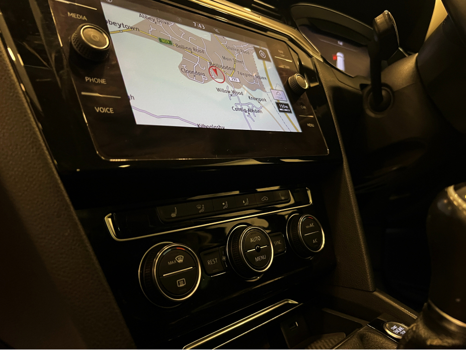 2018 Volkswagen Passat - image 23