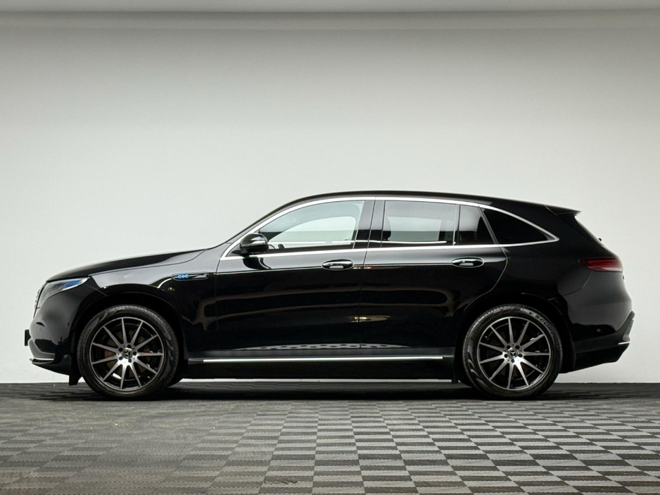 2022 Mercedes-Benz EQC - image 4