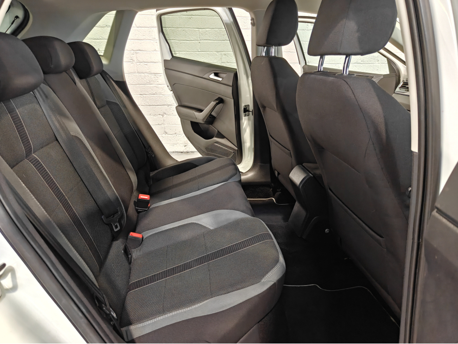 2018 Volkswagen Polo - image 20