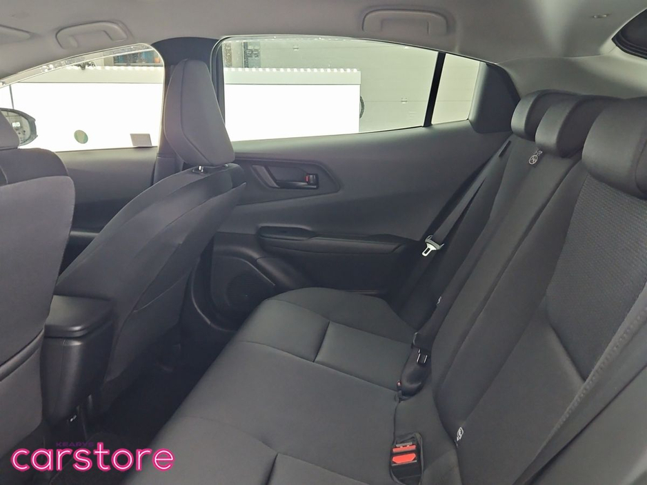 2024 Toyota Prius - image 13