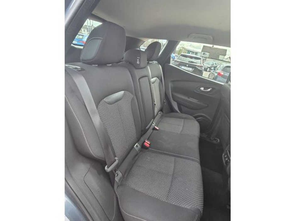 2022 Renault Kadjar - image 7