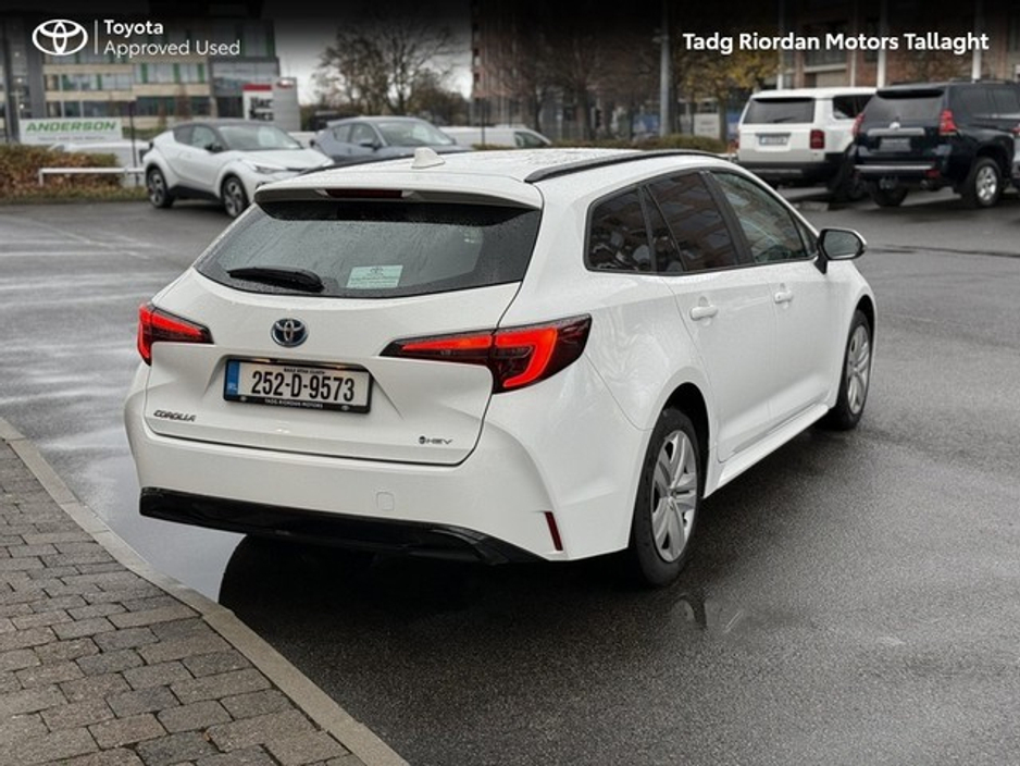 2025 Toyota Corolla - image 2