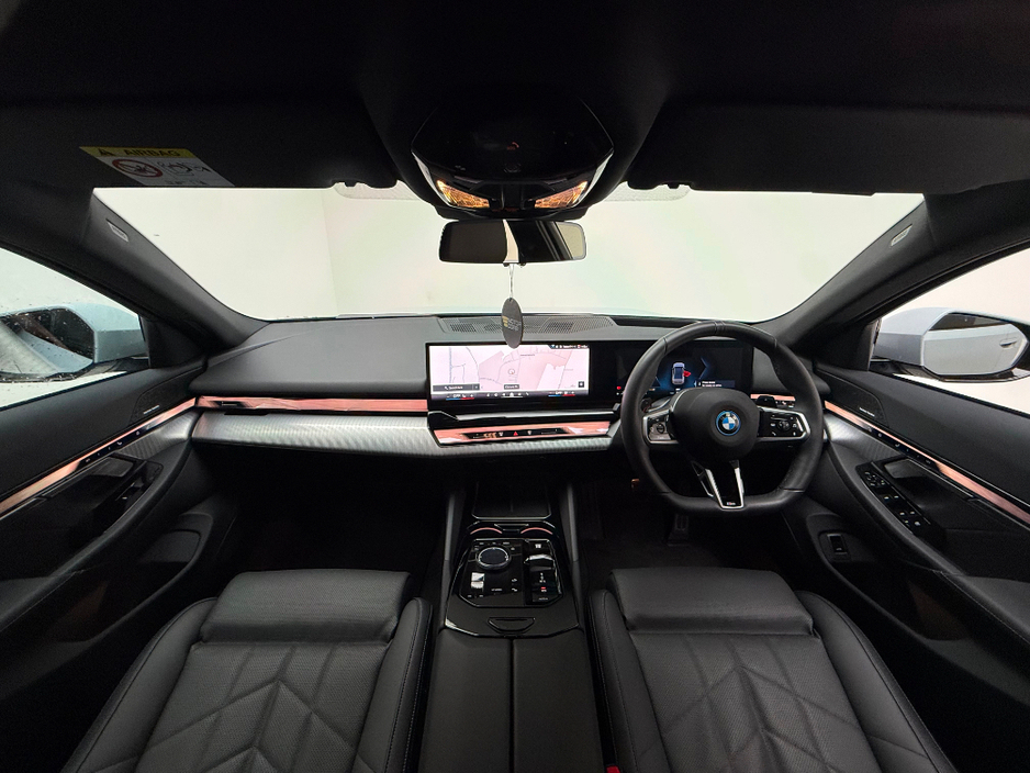 2025 BMW 5 Series 530E M SPORT €71,990