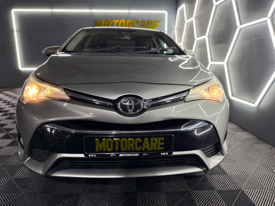 2015 Toyota Avensis - image 8