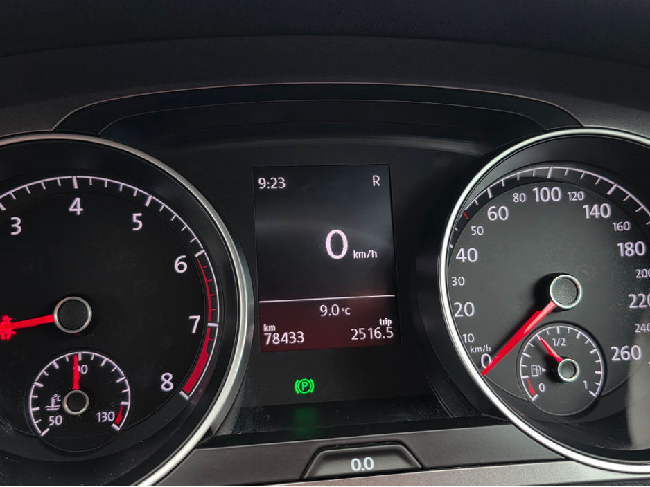 2015 Volkswagen Golf - image 11