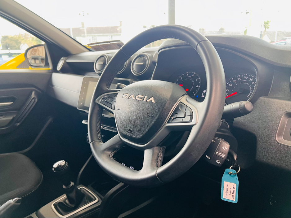 2023 Dacia Duster - image 9