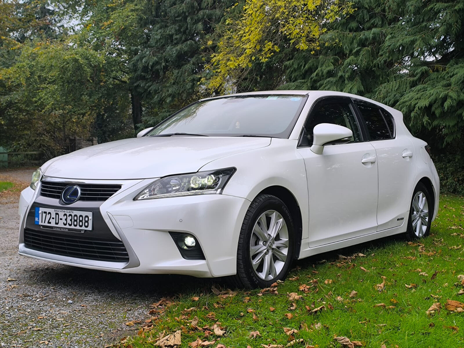 2017 Lexus CT 200 h - image 6