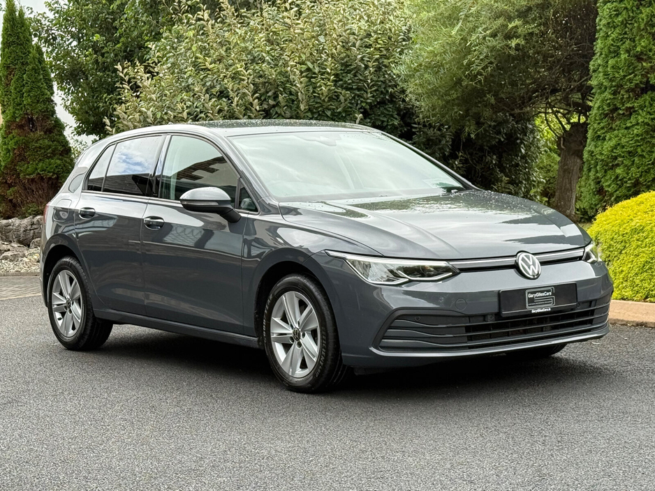2022 Volkswagen Golf 2.0 TDI 115HP Life €15,850
