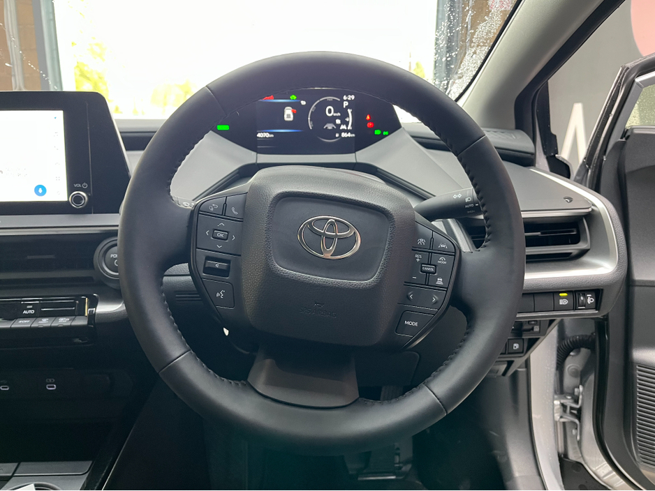 2025 Toyota Prius - image 8