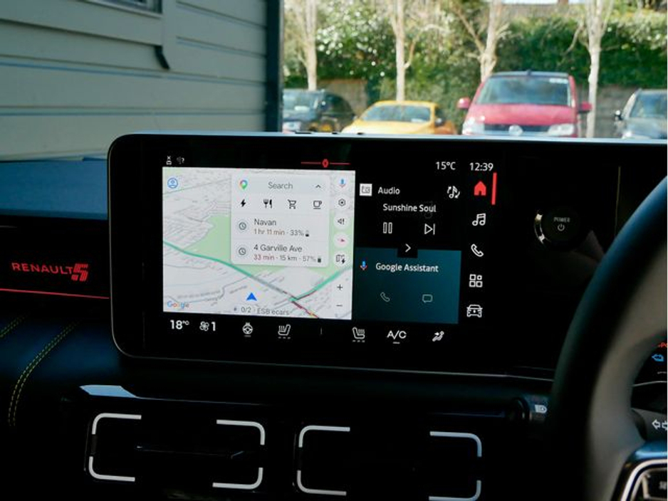 2025 Renault 5 - image 21