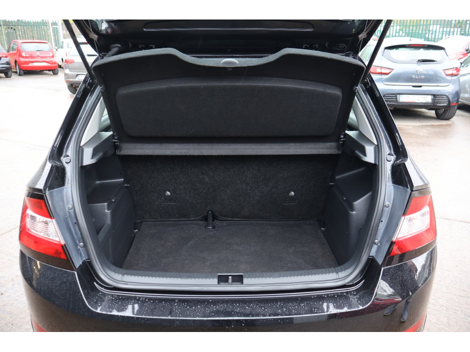 2020 Skoda Fabia - image 18