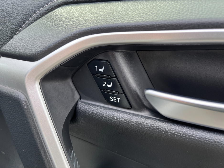 2021 Toyota Rav4 - image 15