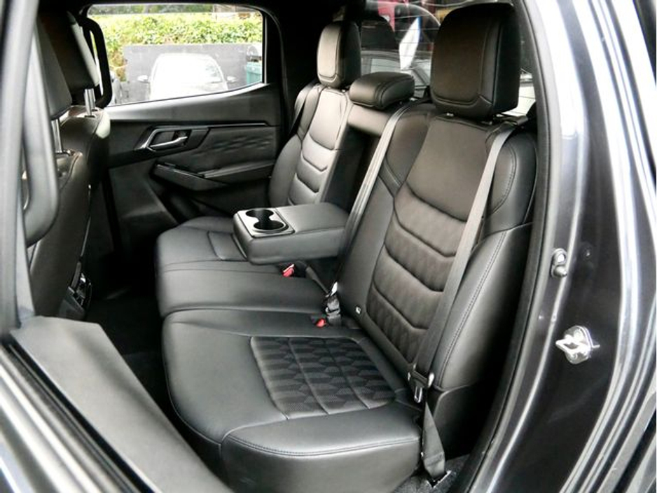 2025 Isuzu D-MAX - image 21