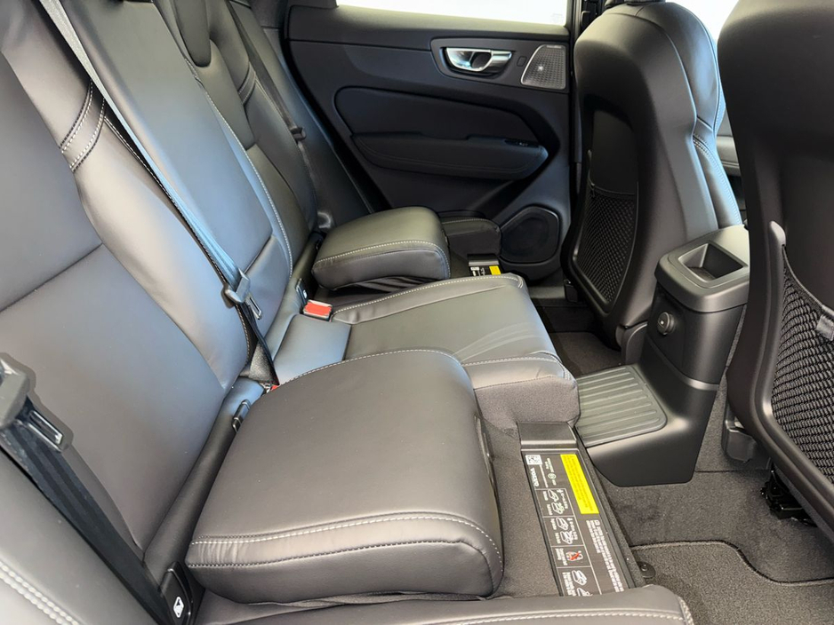 2026 Volvo XC60 - image 27