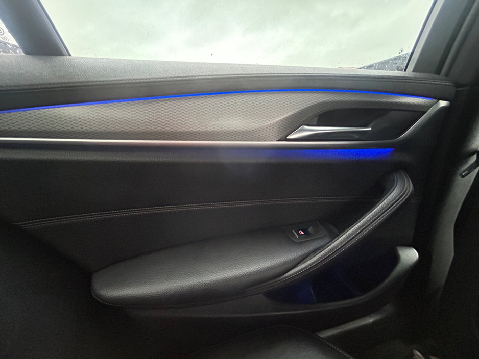 2018 BMW 5 Series - image 18