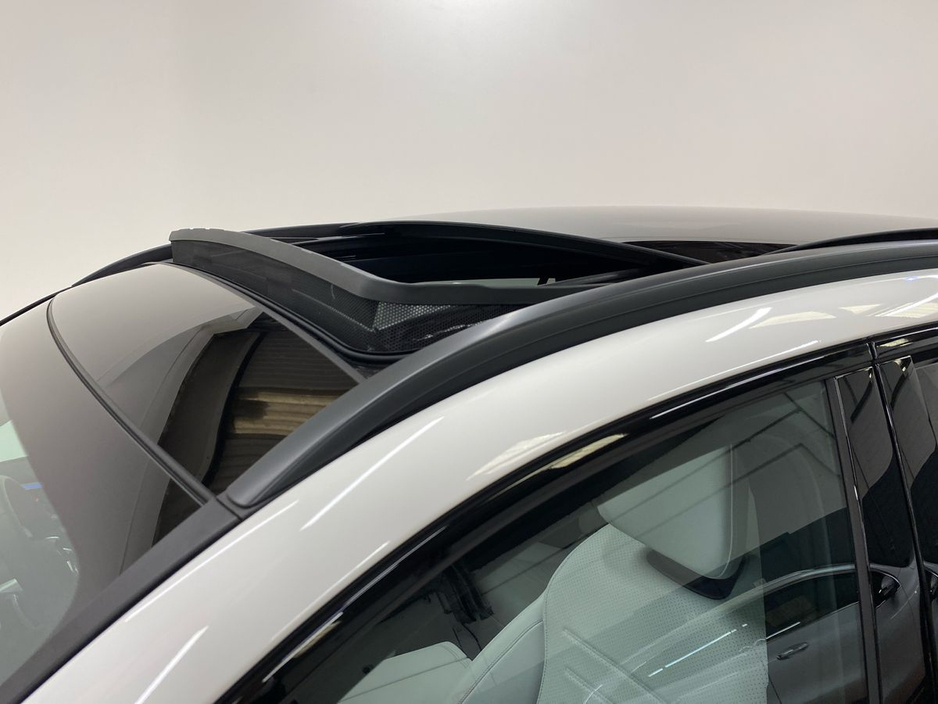 2025 Mercedes-Benz GLC Class - image 22