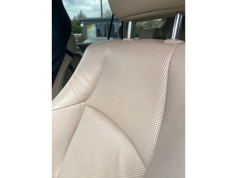 2020 Toyota Landcruiser - image 37