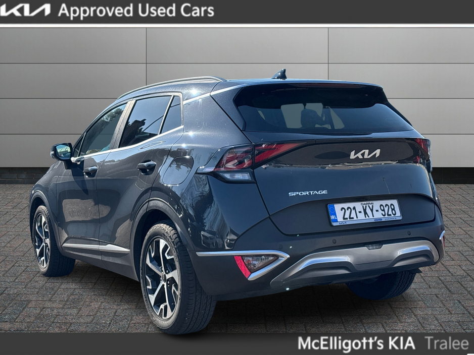 2022 Kia Sportage - image 2