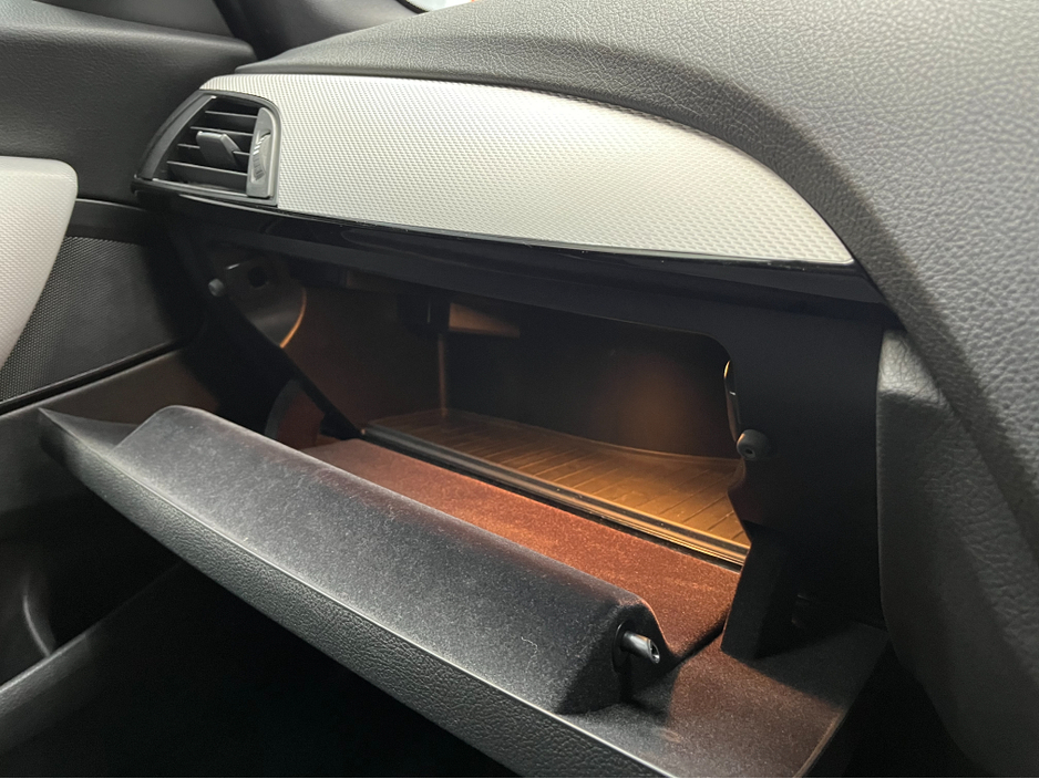 2016 BMW 1 Series - image 15