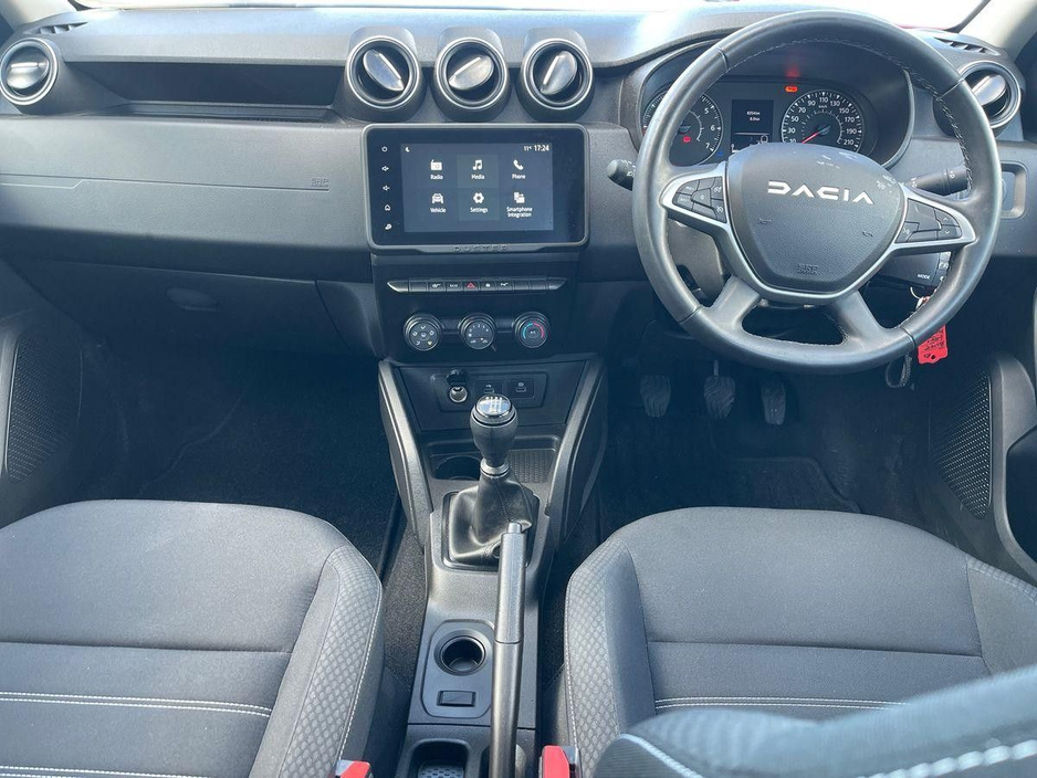 2024 Dacia Duster - image 3