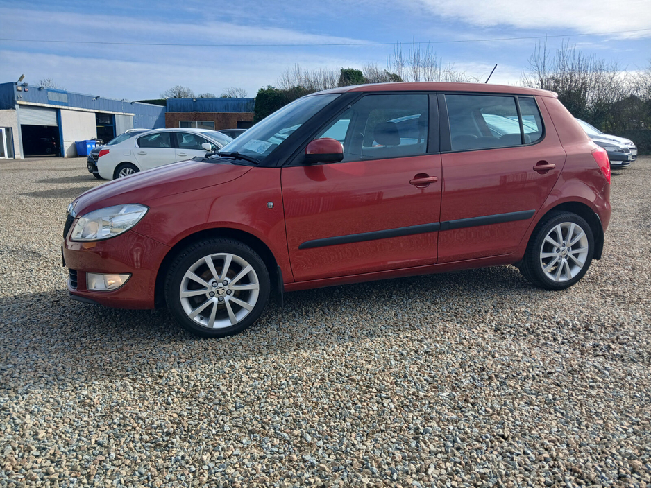2014 Skoda Fabia - image 3