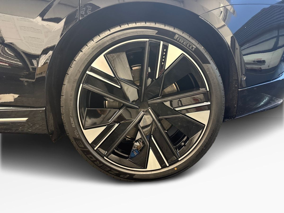 2026 Volvo ES90 - image 5