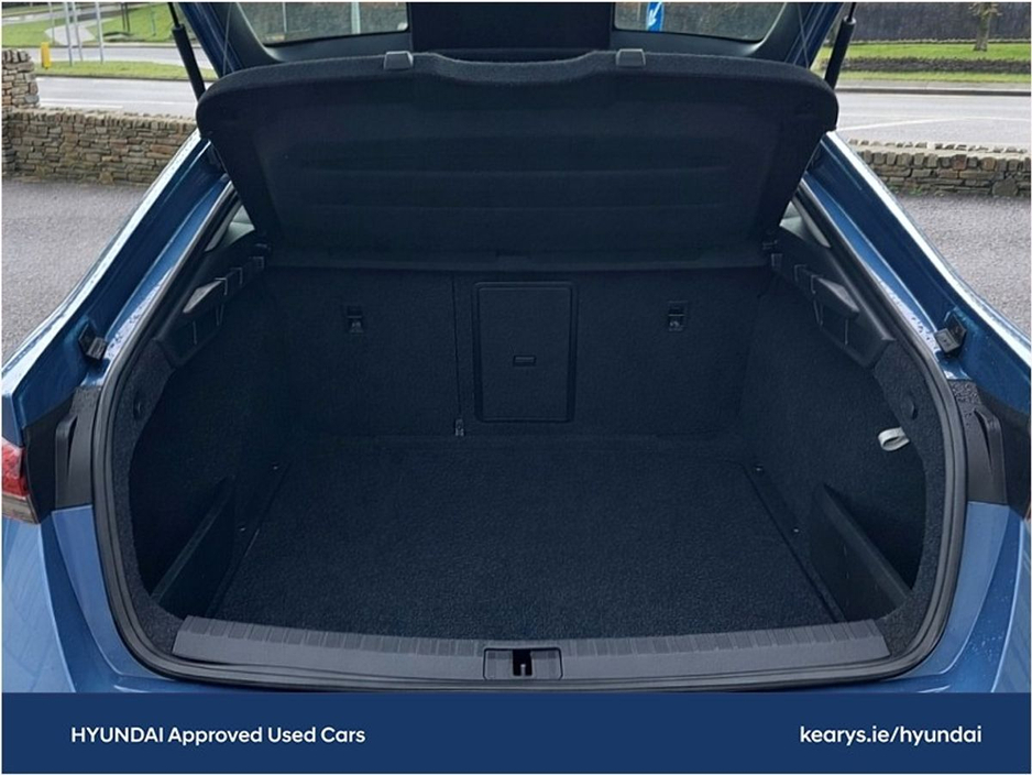 2021 Skoda Octavia - image 9