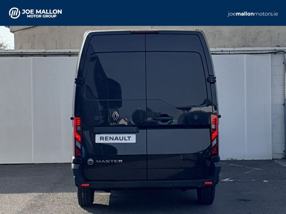 2026 Renault Master - image 14