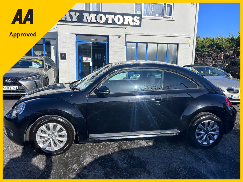 2013 Volkswagen Beetle - image 3