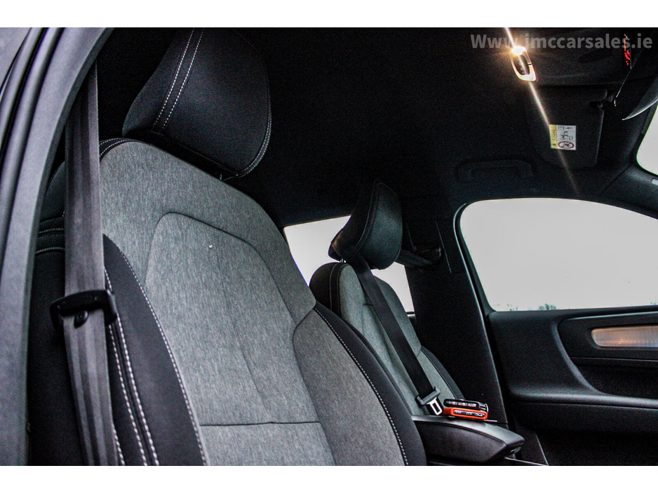 2022 Volvo XC40 T4 PHEV 211hp AT7 Plus bright €26,950