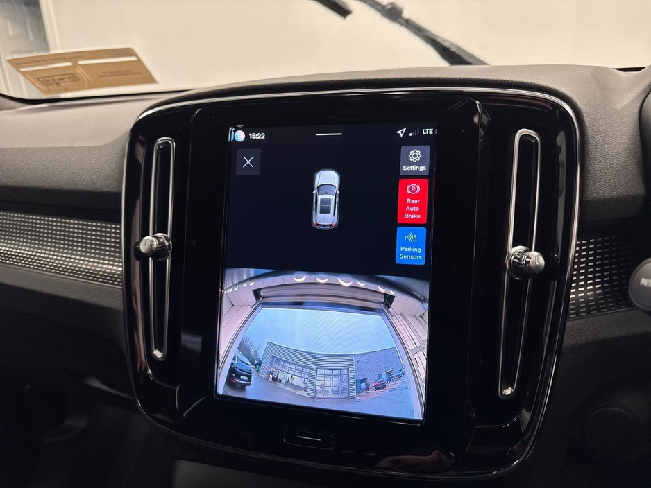 2026 Volvo EX40 - image 22