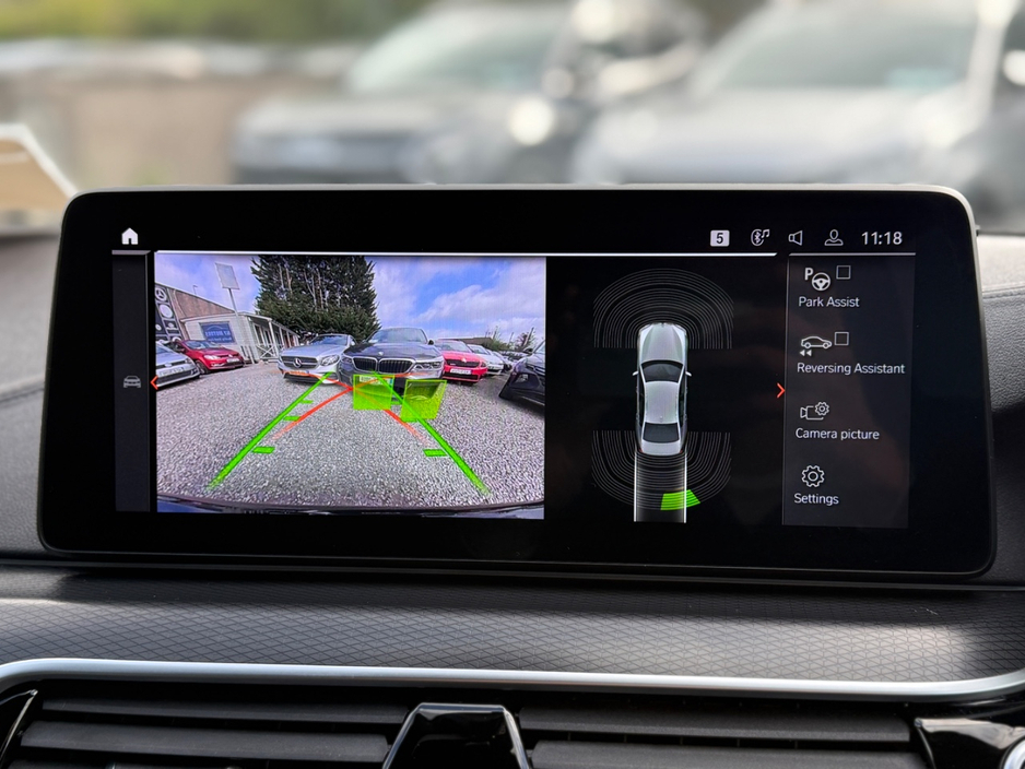 2022 BMW 5 Series - image 28