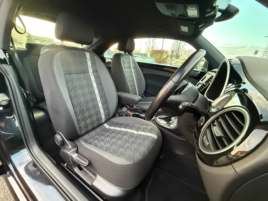 2018 Volkswagen Beetle - image 11