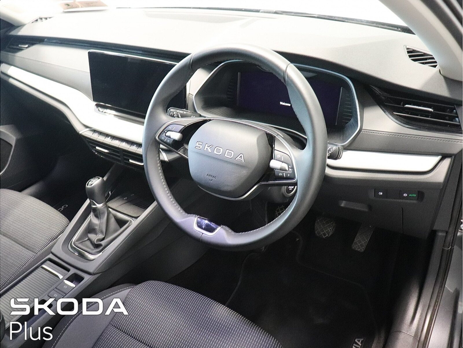 2025 Skoda Octavia - image 8