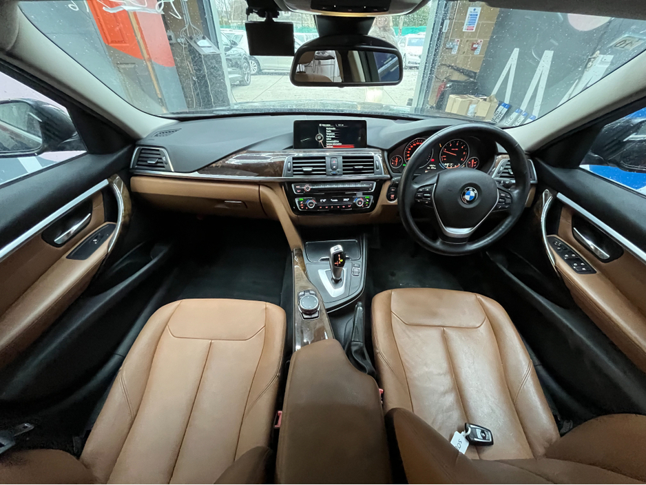 2016 BMW 3 Series - image 15