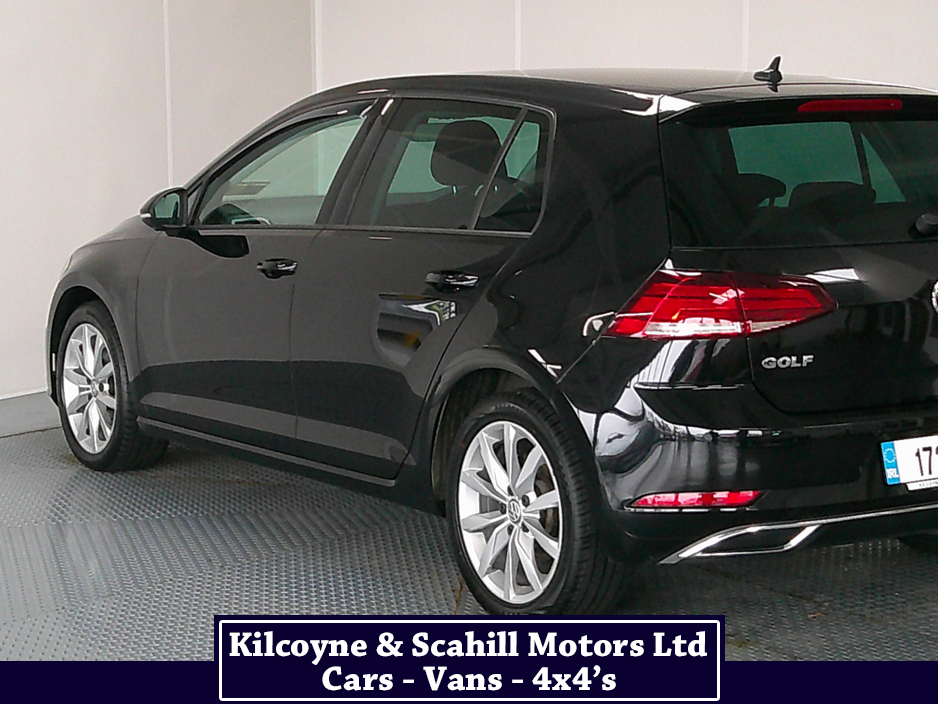 2017 Volkswagen Golf - image 11