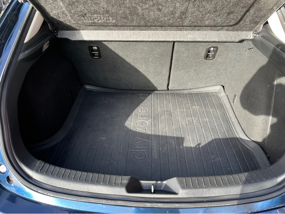 2016 Mazda Mazda3 1.5 SKYACTIV-D SE-L NAV 5DR €8,500