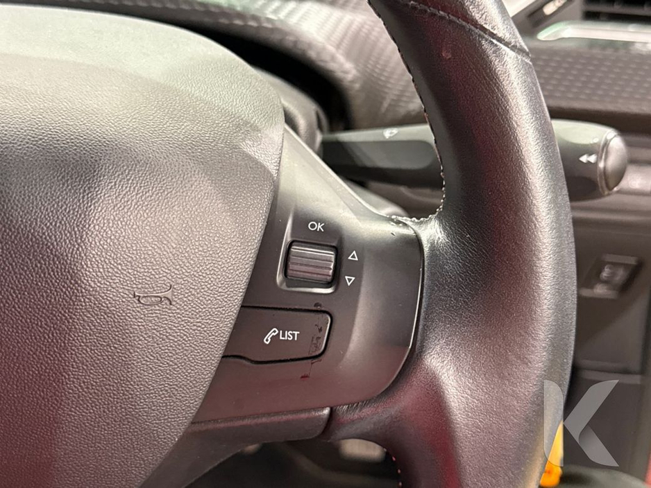 2017 Peugeot 2008 - image 17