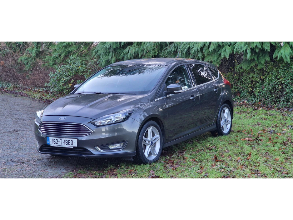 2016 Ford Focus - image 14
