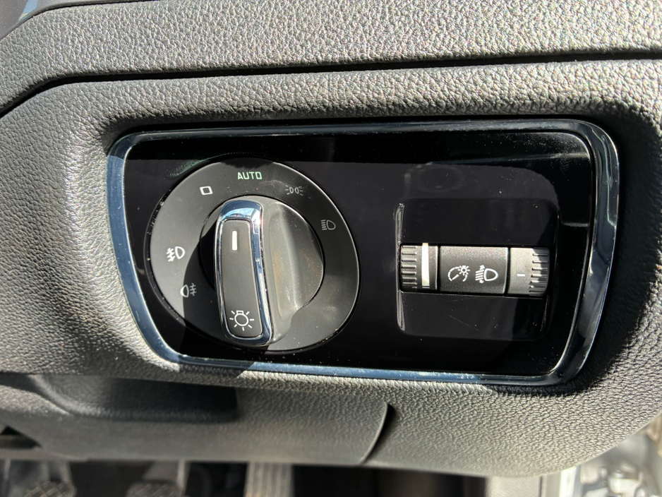 2013 Skoda Superb - image 9