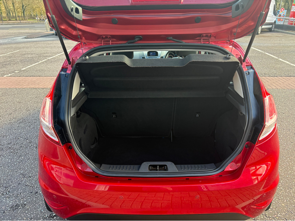 2017 Ford Fiesta - image 7