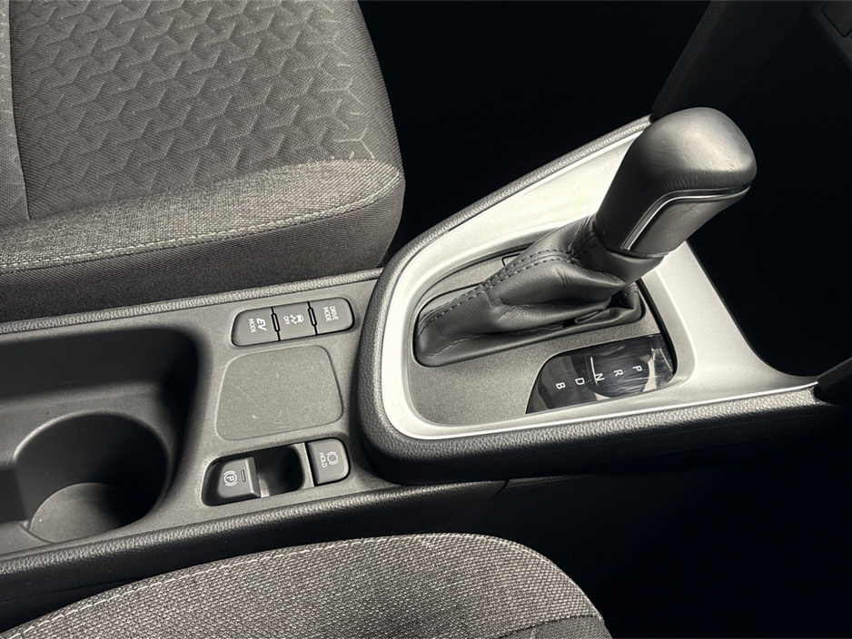 2023 Toyota Yaris Cross - image 16