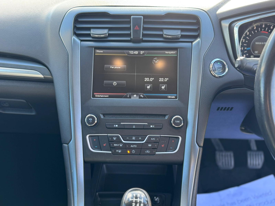 2016 Ford Mondeo - image 20