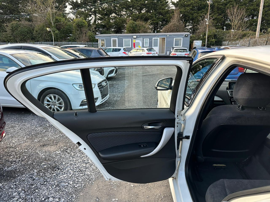 2016 BMW 1 Series - image 11